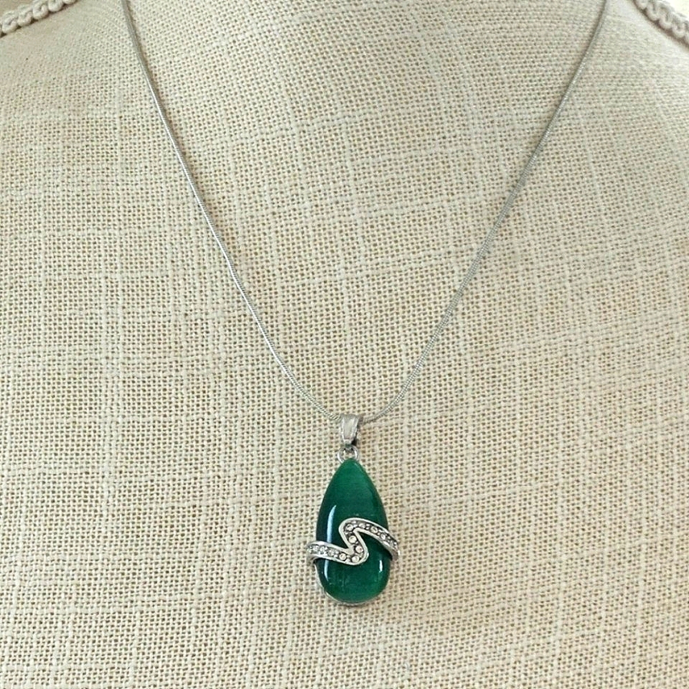 Jade and Rhinestone Silver Necklace - Picture 3 of 12
